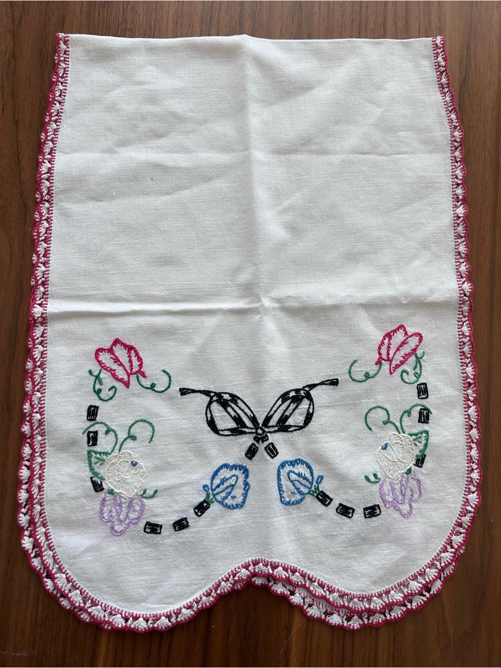 Vintage Embroidered Dresser Scarf Table Runner Flower
Butterfly
Bow
Lace
34x12.5